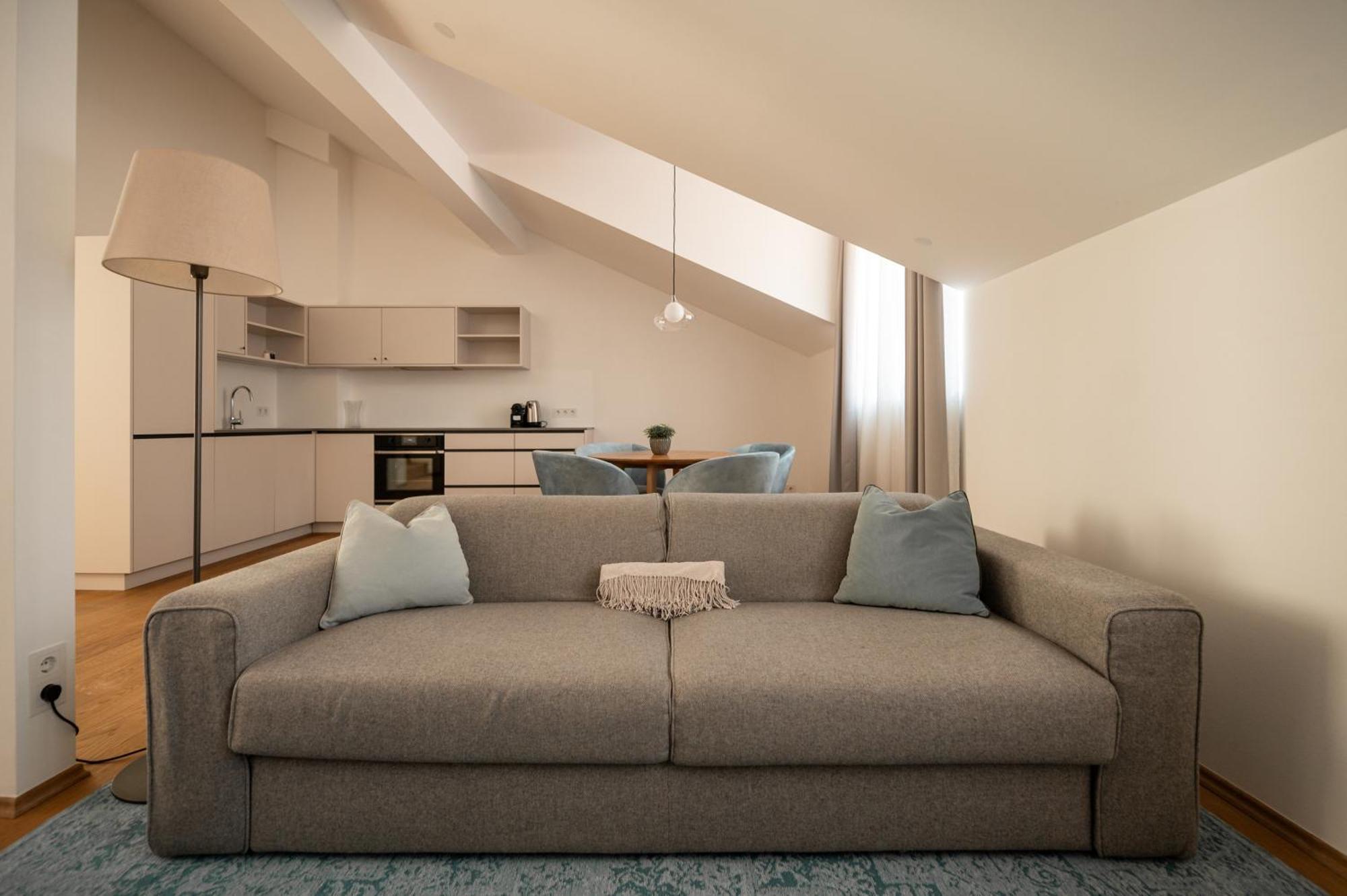 Kuntino Suites Мерано Стая снимка