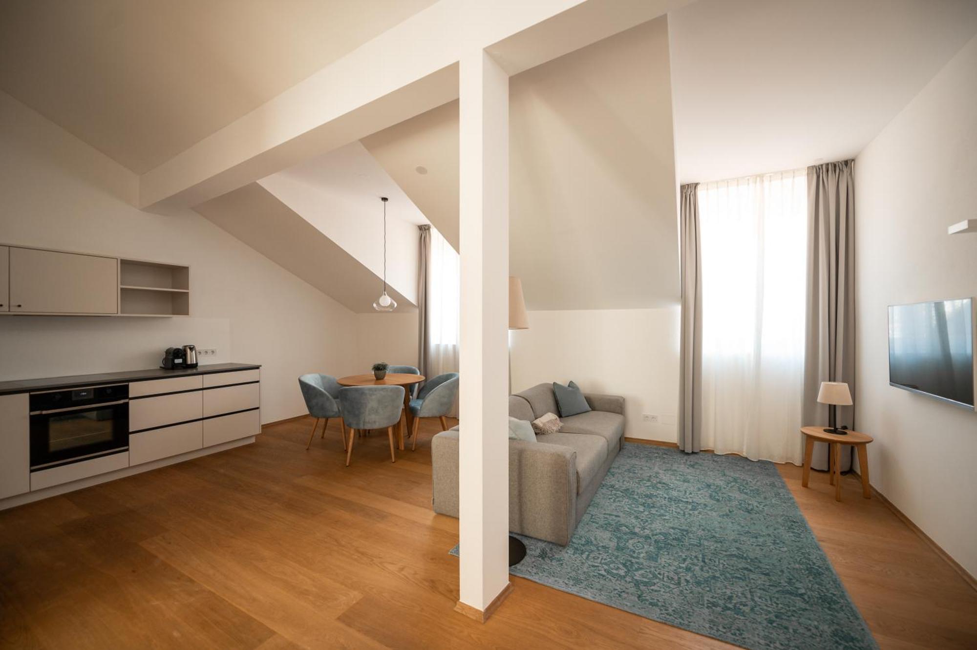 Kuntino Suites Мерано Стая снимка
